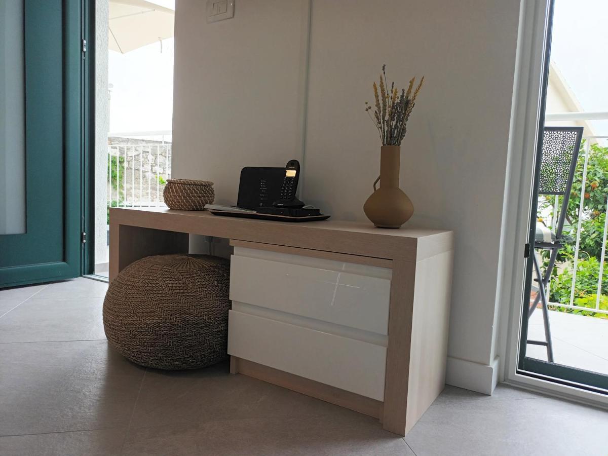 Jesliving Hvar - 2 Bedroom Elegant Apartment With Sea View In Historic Center Of フヴァル エクステリア 写真