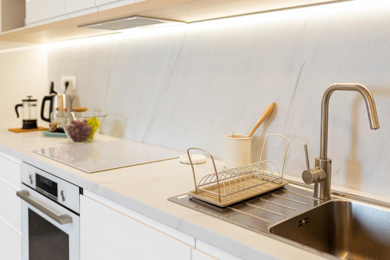 Jesliving Hvar - 2 Bedroom Elegant Apartment With Sea View In Historic Center Of フヴァル エクステリア 写真