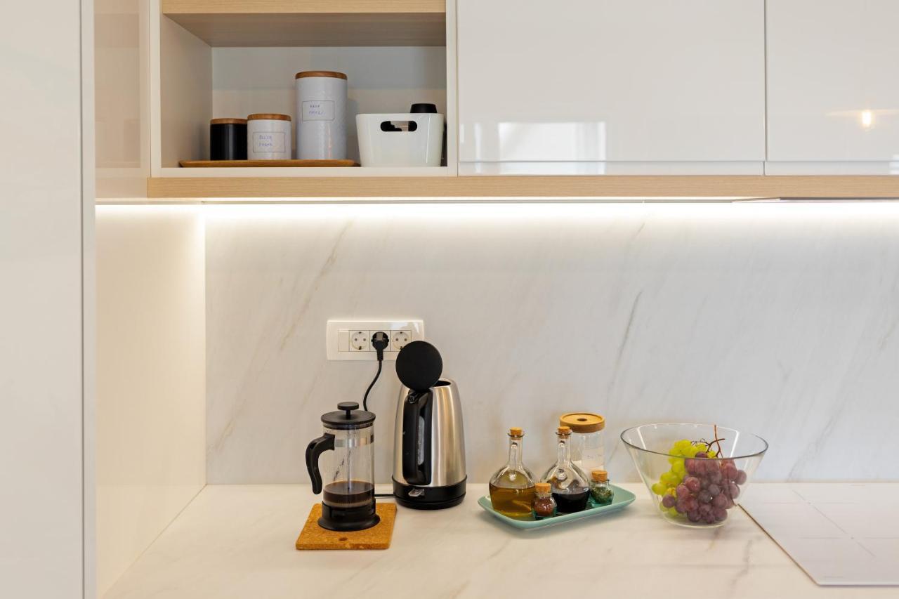 Jesliving Hvar - 2 Bedroom Elegant Apartment With Sea View In Historic Center Of フヴァル エクステリア 写真
