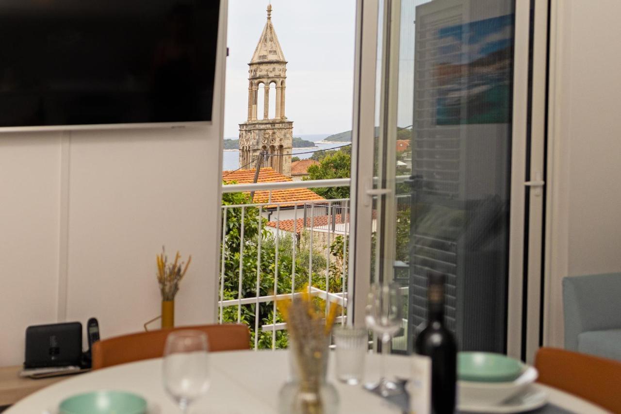 Jesliving Hvar - 2 Bedroom Elegant Apartment With Sea View In Historic Center Of フヴァル エクステリア 写真