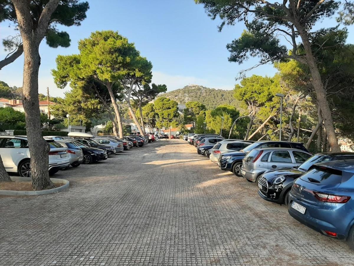 Jesliving Hvar - 2 Bedroom Elegant Apartment With Sea View In Historic Center Of フヴァル エクステリア 写真