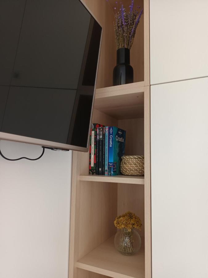 Jesliving Hvar - 2 Bedroom Elegant Apartment With Sea View In Historic Center Of フヴァル エクステリア 写真