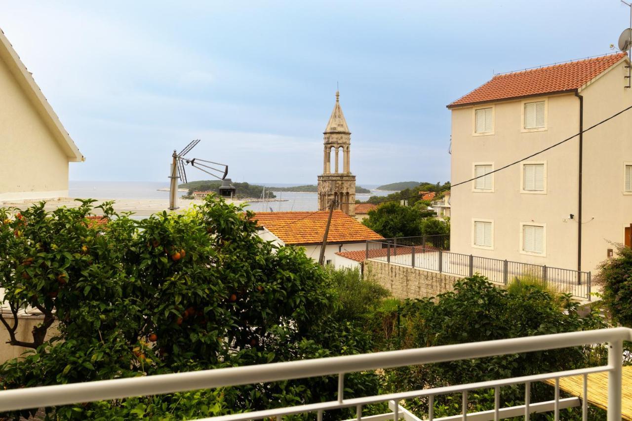 Jesliving Hvar - 2 Bedroom Elegant Apartment With Sea View In Historic Center Of フヴァル エクステリア 写真