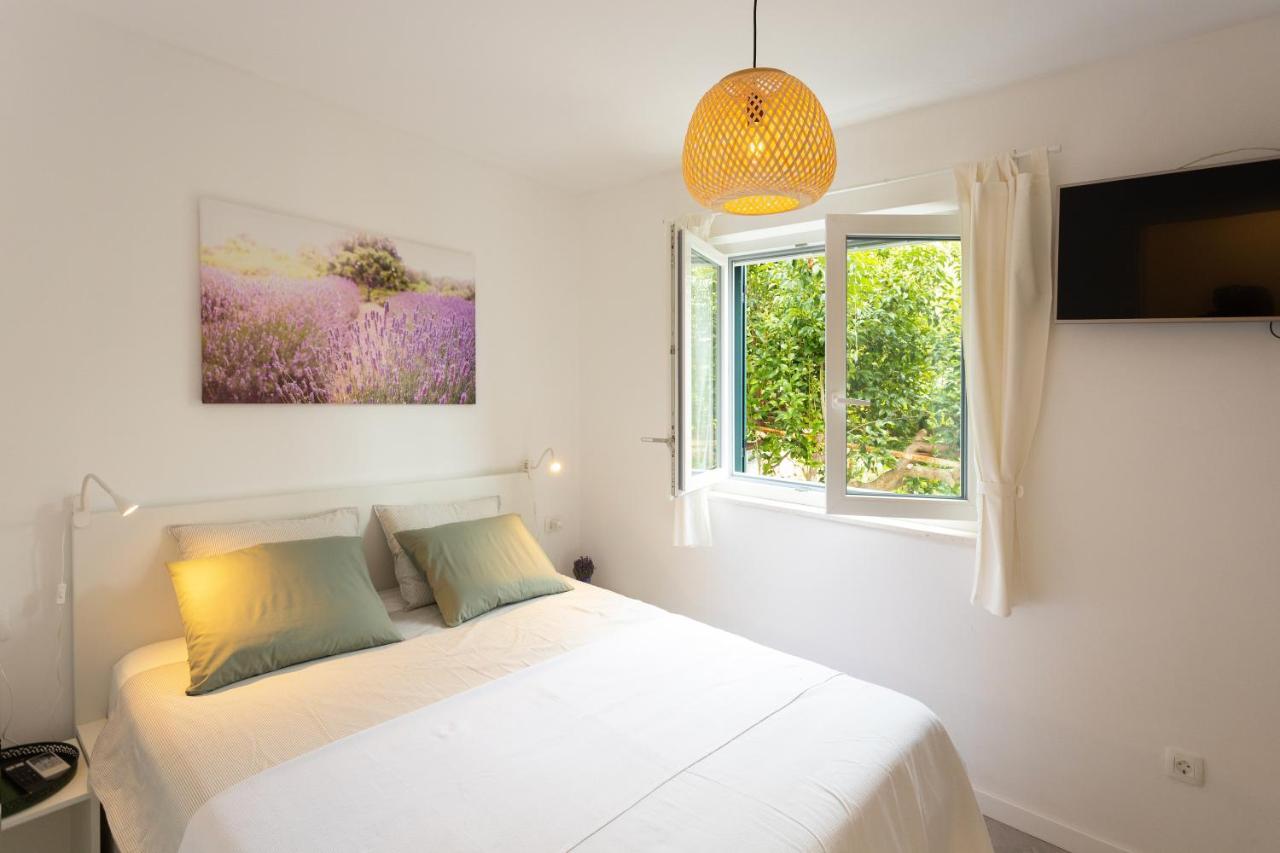 Jesliving Hvar - 2 Bedroom Elegant Apartment With Sea View In Historic Center Of フヴァル エクステリア 写真