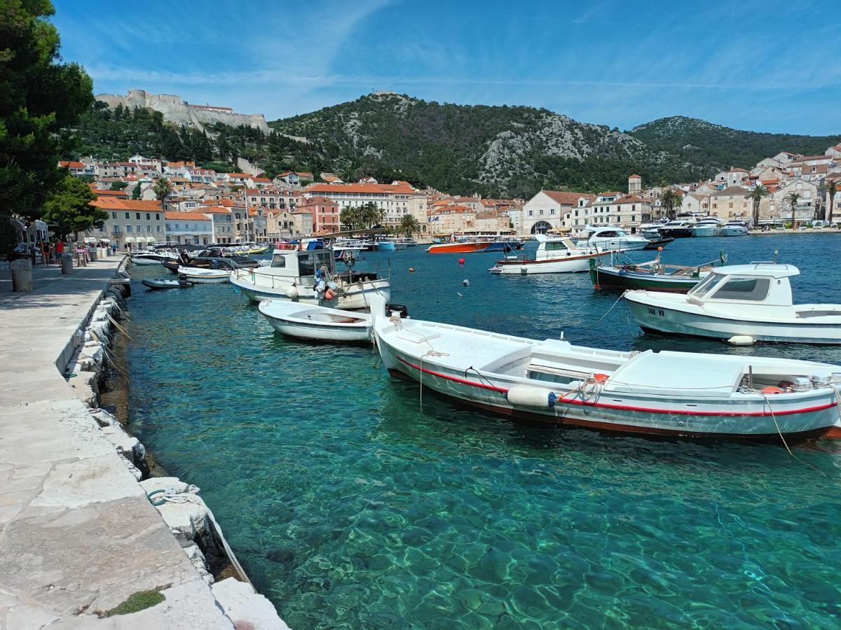Jesliving Hvar - 2 Bedroom Elegant Apartment With Sea View In Historic Center Of フヴァル エクステリア 写真
