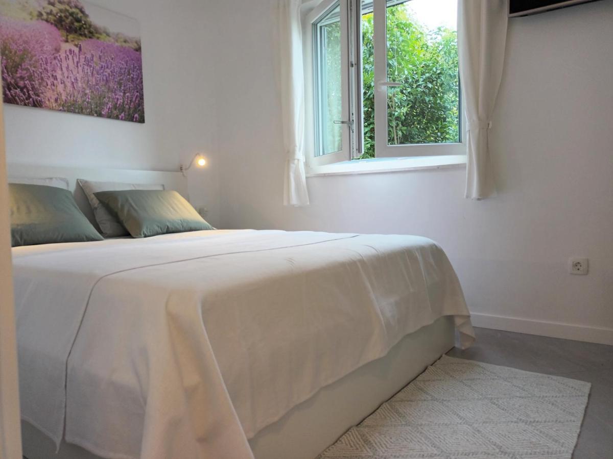 Jesliving Hvar - 2 Bedroom Elegant Apartment With Sea View In Historic Center Of フヴァル エクステリア 写真