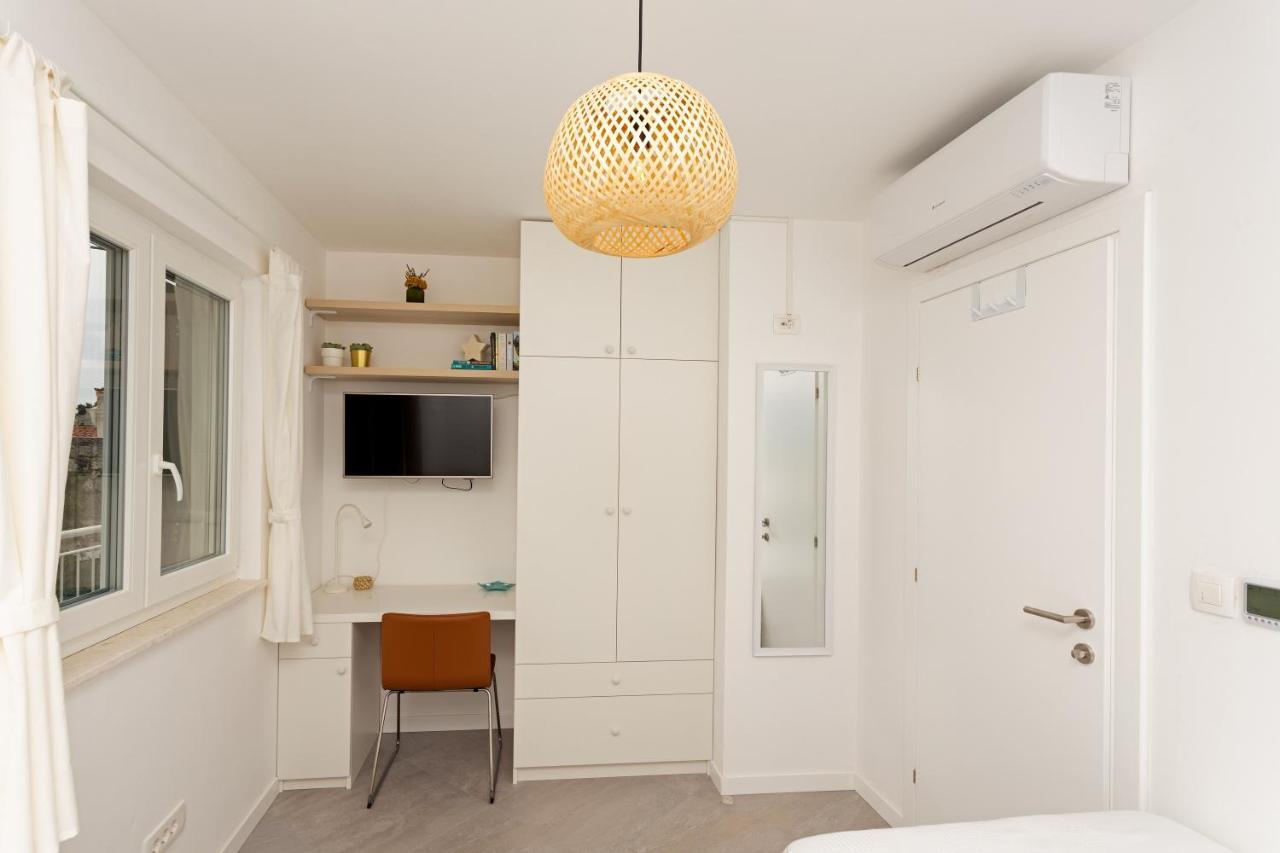 Jesliving Hvar - 2 Bedroom Elegant Apartment With Sea View In Historic Center Of フヴァル エクステリア 写真