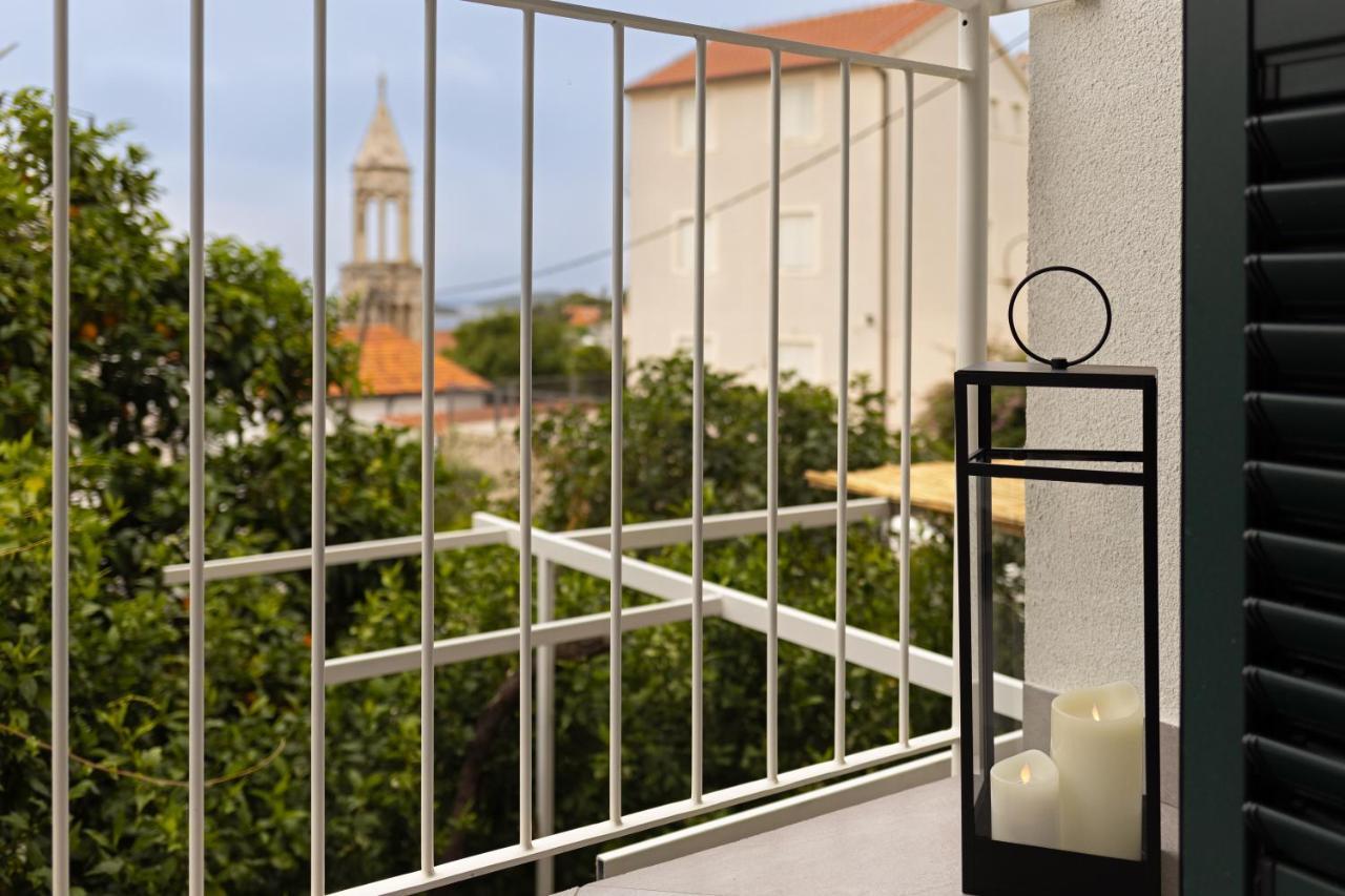 Jesliving Hvar - 2 Bedroom Elegant Apartment With Sea View In Historic Center Of フヴァル エクステリア 写真