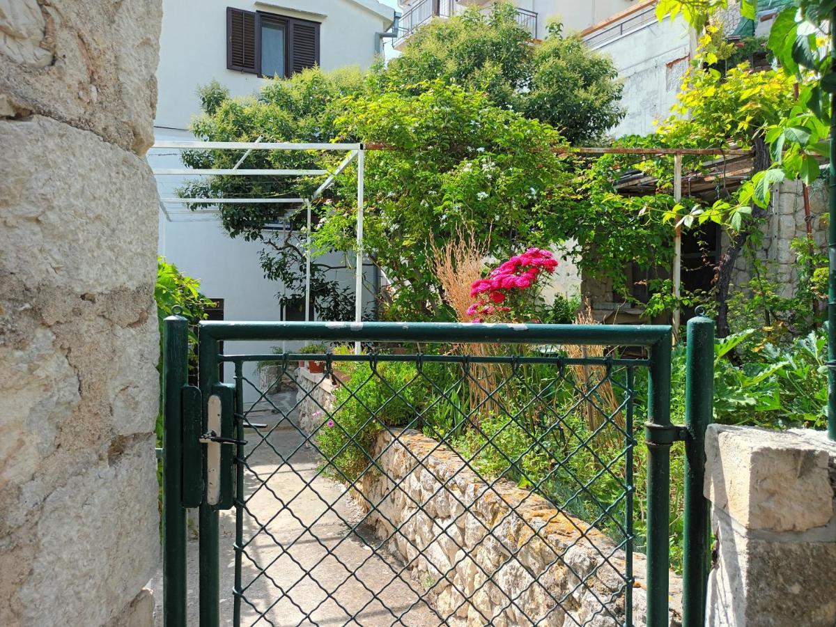 Jesliving Hvar - 2 Bedroom Elegant Apartment With Sea View In Historic Center Of フヴァル エクステリア 写真