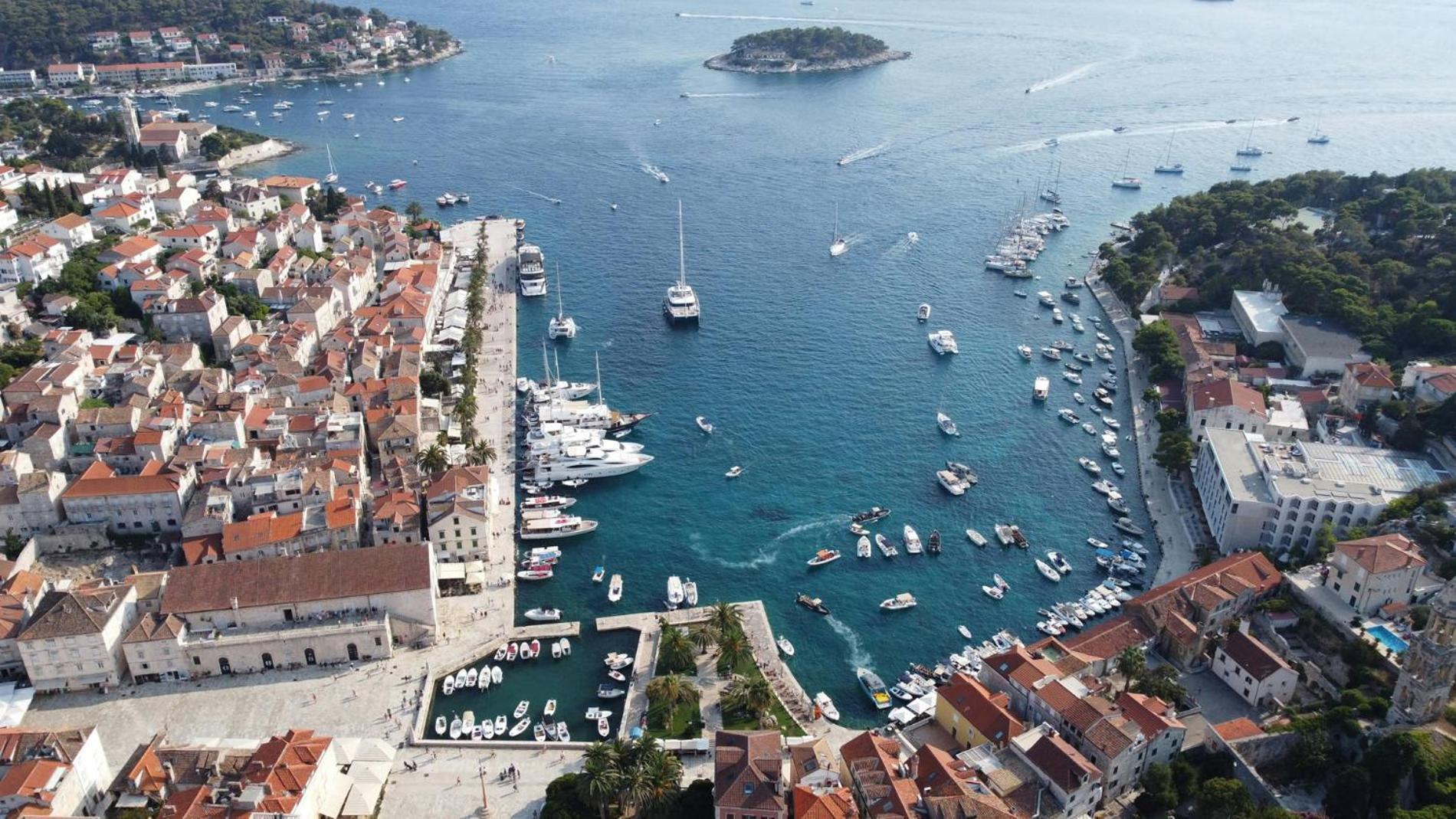 Jesliving Hvar - 2 Bedroom Elegant Apartment With Sea View In Historic Center Of フヴァル エクステリア 写真