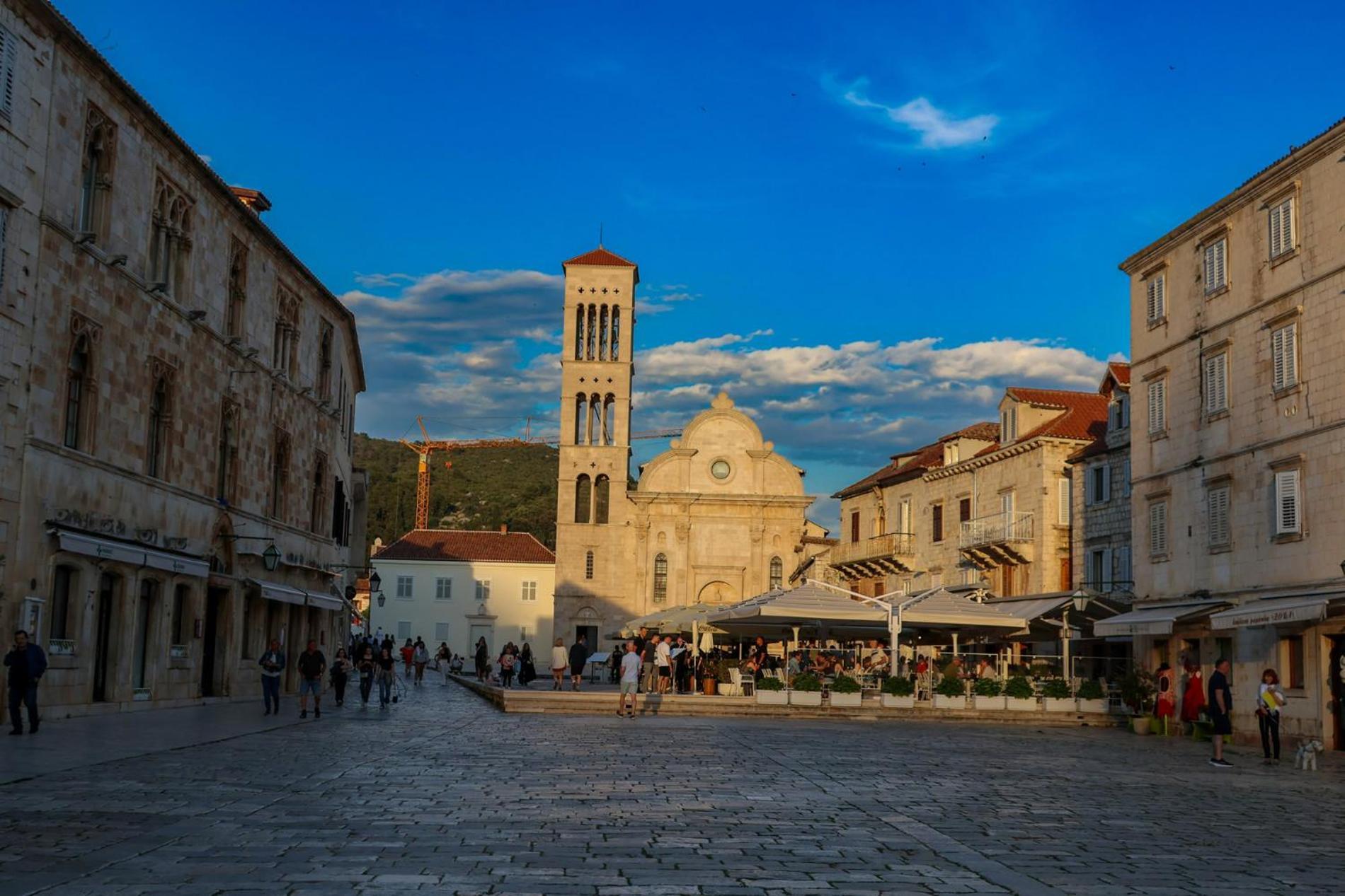 Jesliving Hvar - 2 Bedroom Elegant Apartment With Sea View In Historic Center Of フヴァル エクステリア 写真